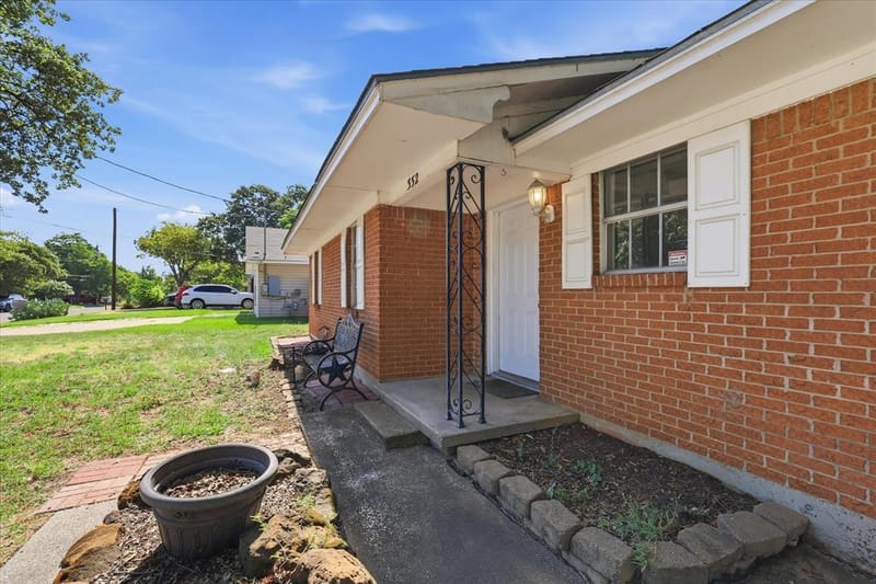 332 Ruth Street, Denton TX 76205 - Photo 5