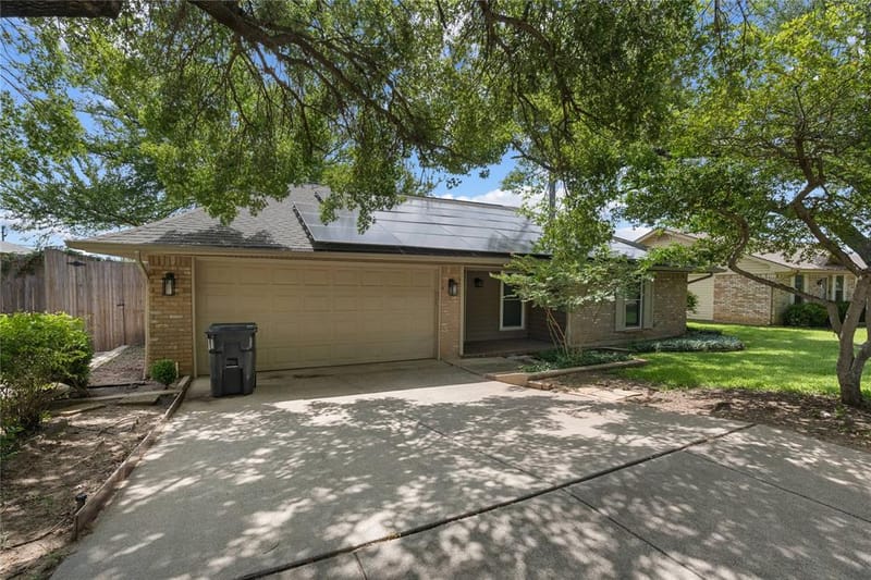 2509 Smouldering Wood Drive, Arlington TX 76016 - Photo 3