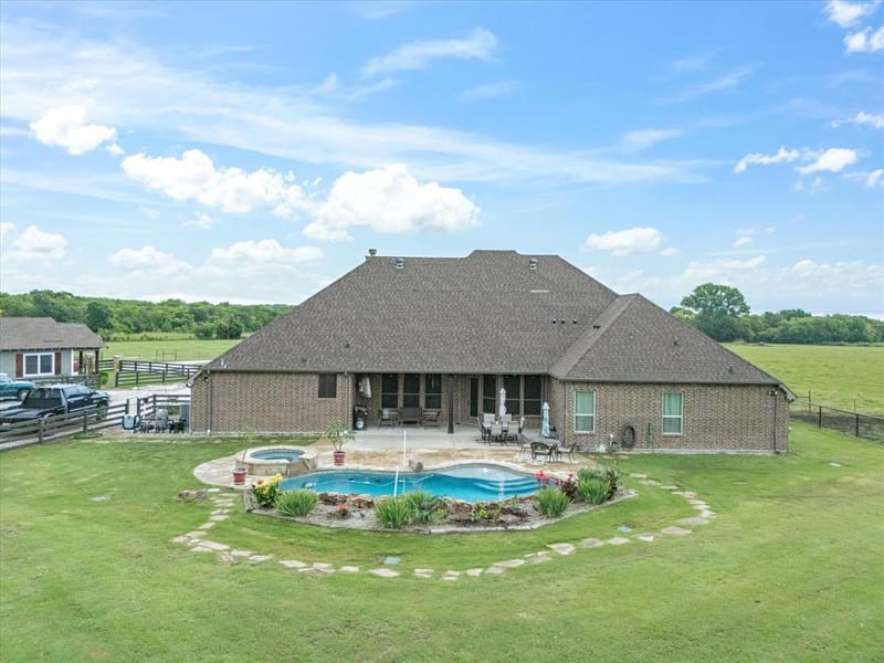 25459 Dove Hollow Drive, Justin TX 76247 - Photo 33