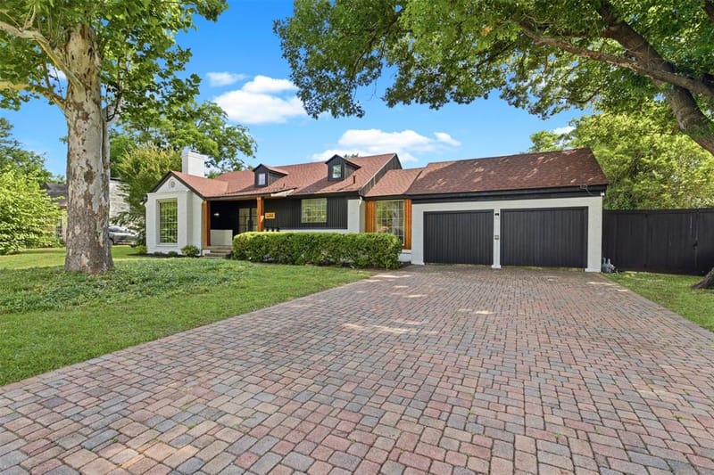 1407 Tranquilla Drive, Dallas TX 75218 - Photo 2
