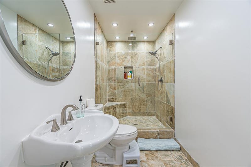 2903 Golden Gate Court, Carrollton TX 75007 - Photo 17