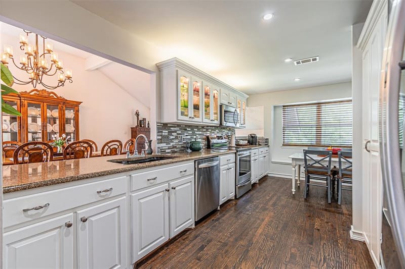 2903 Golden Gate Court, Carrollton TX 75007 - Photo 12