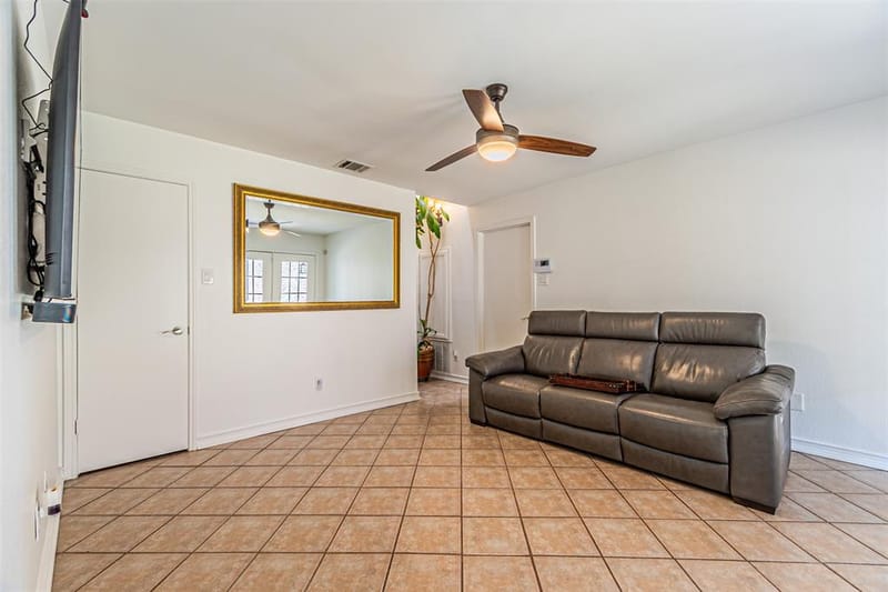 2903 Golden Gate Court, Carrollton TX 75007 - Photo 22
