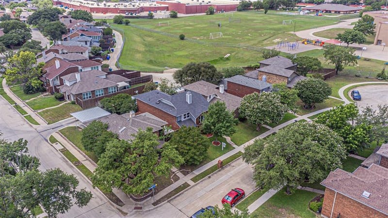 2903 Golden Gate Court, Carrollton TX 75007 - Photo 4