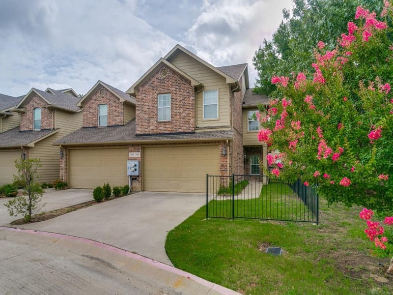 1947 Sherburne Street, Lewisville TX 75067 - Photo 2