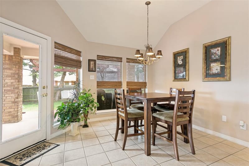 2304 Castlegate Drive, Corinth TX 76210 - Photo 10