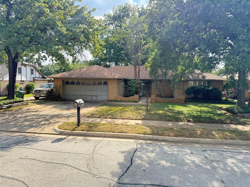 3409 Pecan Circle, Bedford TX 76021