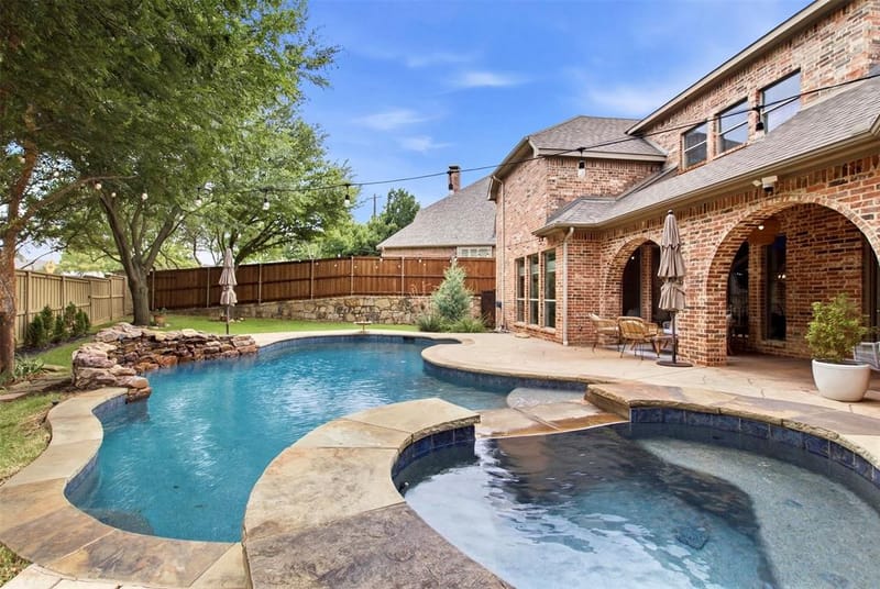 8605 Herns Meadow Lane, McKinney TX 75071 - Photo 3