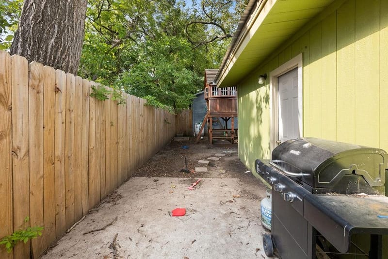 801 Oak Street, Bonham TX 75418 - Photo 36