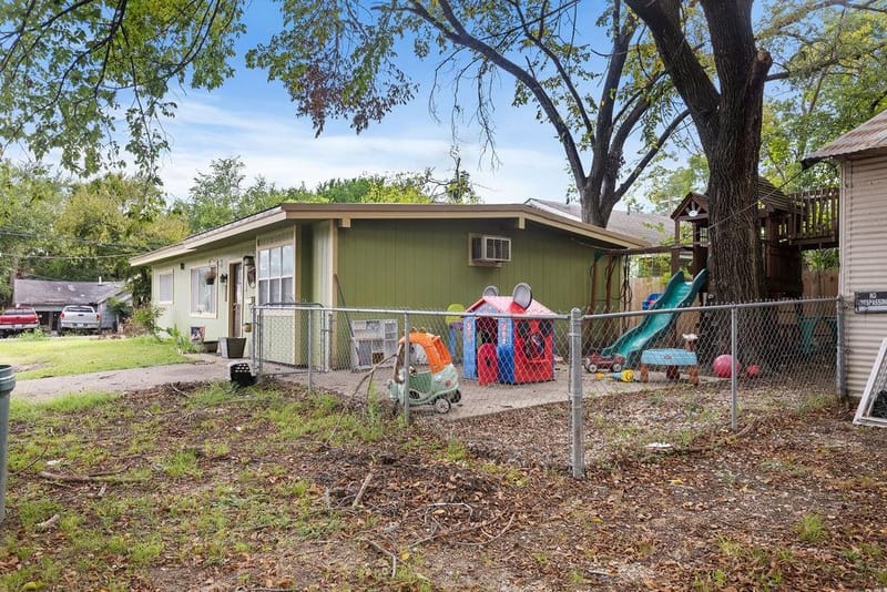 801 Oak Street, Bonham TX 75418 - Photo 30