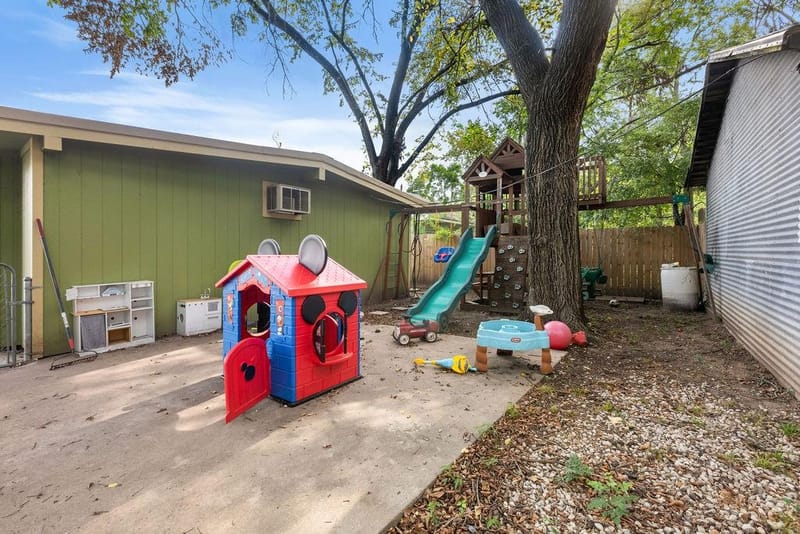 801 Oak Street, Bonham TX 75418 - Photo 34