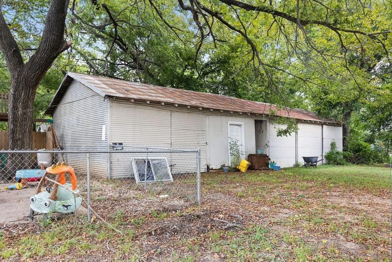 801 Oak Street, Bonham TX 75418 - Photo 31