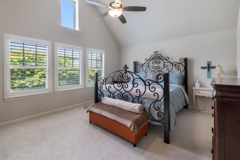 1207 Harris Hawk Way, Arlington TX 76005 - Photo 6