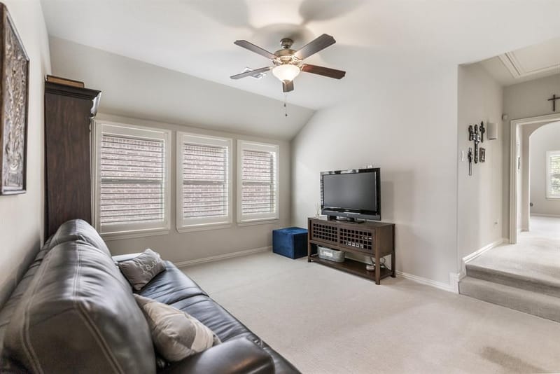 1207 Harris Hawk Way, Arlington TX 76005 - Photo 17