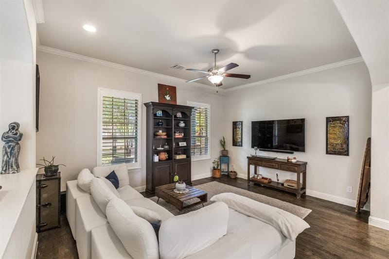 1207 Harris Hawk Way, Arlington TX 76005 - Photo 3