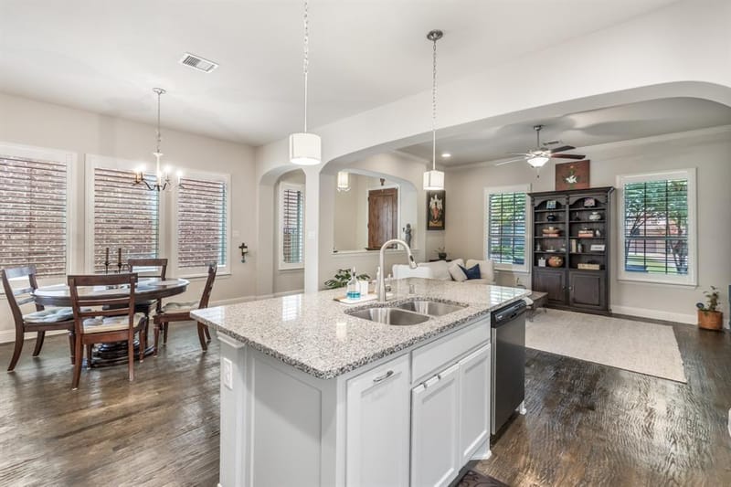 1207 Harris Hawk Way, Arlington TX 76005 - Photo 14