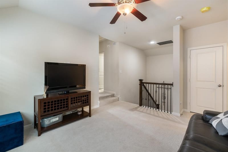 1207 Harris Hawk Way, Arlington TX 76005 - Photo 18
