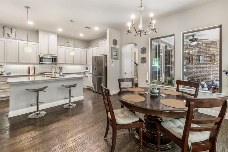 1207 Harris Hawk Way, Arlington TX 76005 - Photo 4