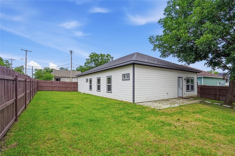 3425 Logan Street, Greenville TX 75401 - Photo 18