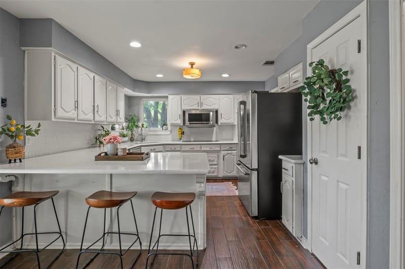 2014 Royal Crest Drive, Garland TX 75043 - Photo 9