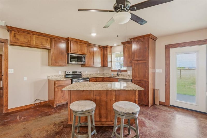 341 Wesley Chapel Road, Jacksboro TX 76458 - Photo 6