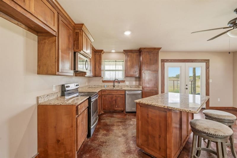 341 Wesley Chapel Road, Jacksboro TX 76458 - Photo 7