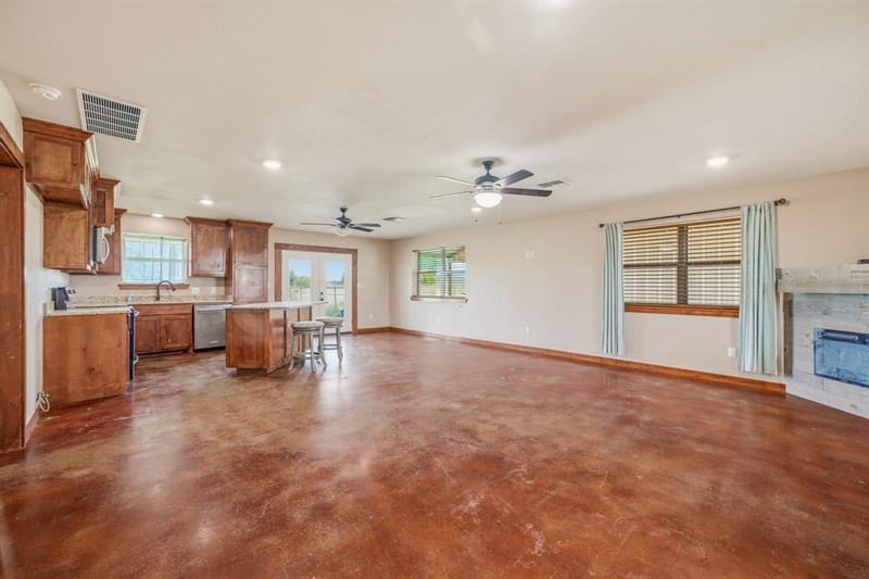 341 Wesley Chapel Road, Jacksboro TX 76458 - Photo 3