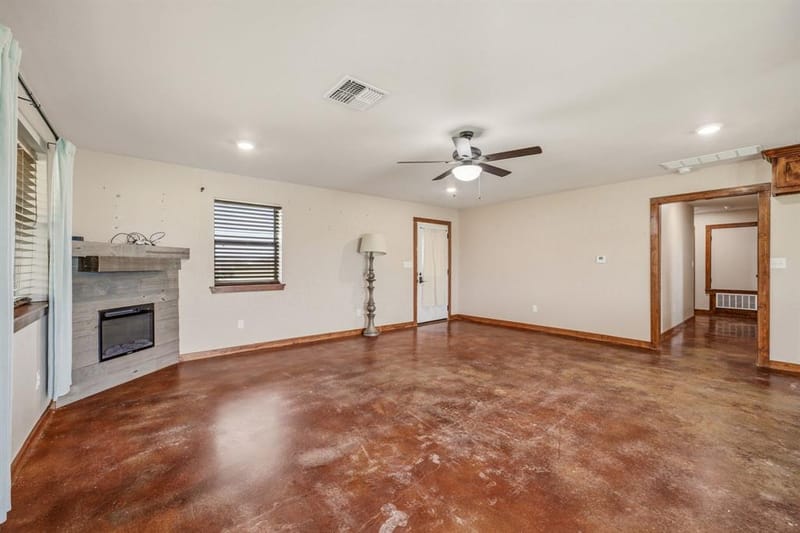 341 Wesley Chapel Road, Jacksboro TX 76458 - Photo 4
