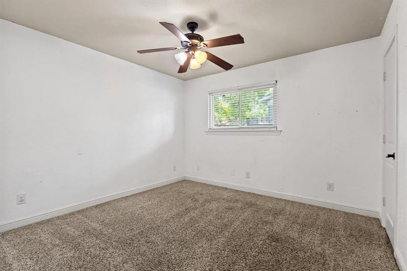 878 N Main Drive, Van Alstyne TX 75495 - Photo 14
