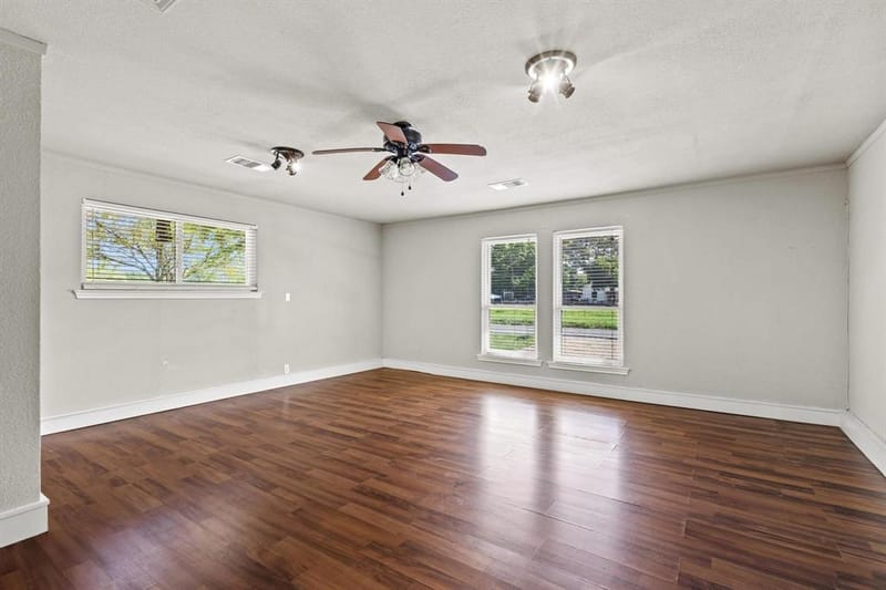 878 N Main Drive, Van Alstyne TX 75495 - Photo 15
