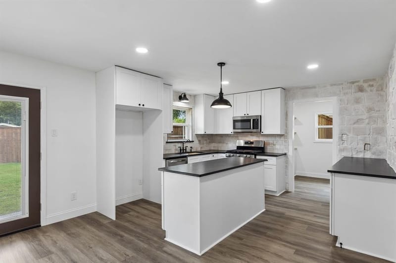8711 Hackney Lane, Dallas TX 75238 - Photo 12