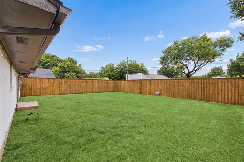 8711 Hackney Lane, Dallas TX 75238 - Photo 32