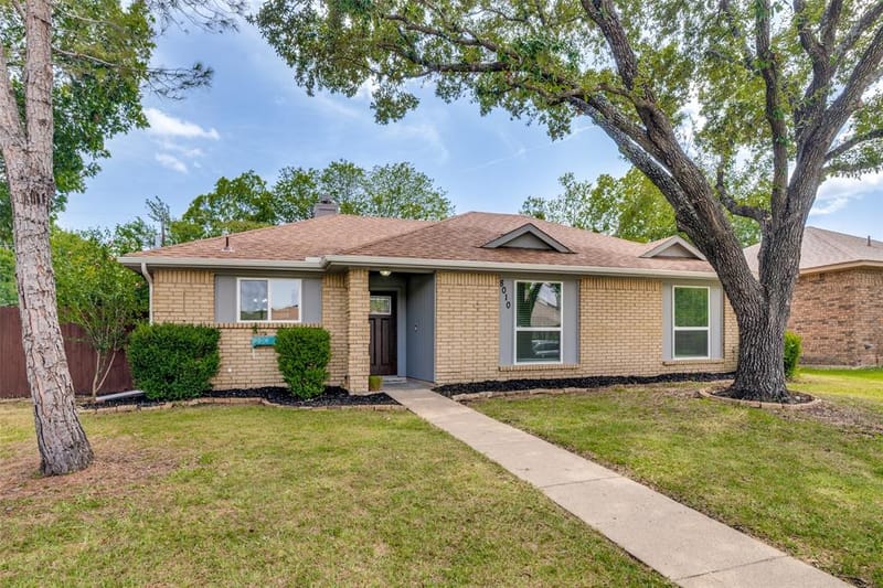 8010 Meadowlark Lane, Rowlett TX 75088 - Photo 2