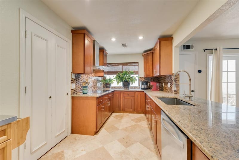 17113 Upper Bay Road, Addison TX 75001 - Photo 13