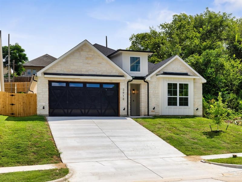 2918 NW 20th Street, Fort Worth TX 76106 - Photo 3