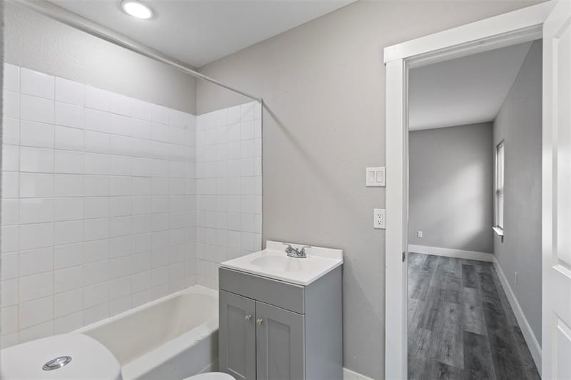 923 Hartsdale Drive, Dallas TX 75211 - Photo 13