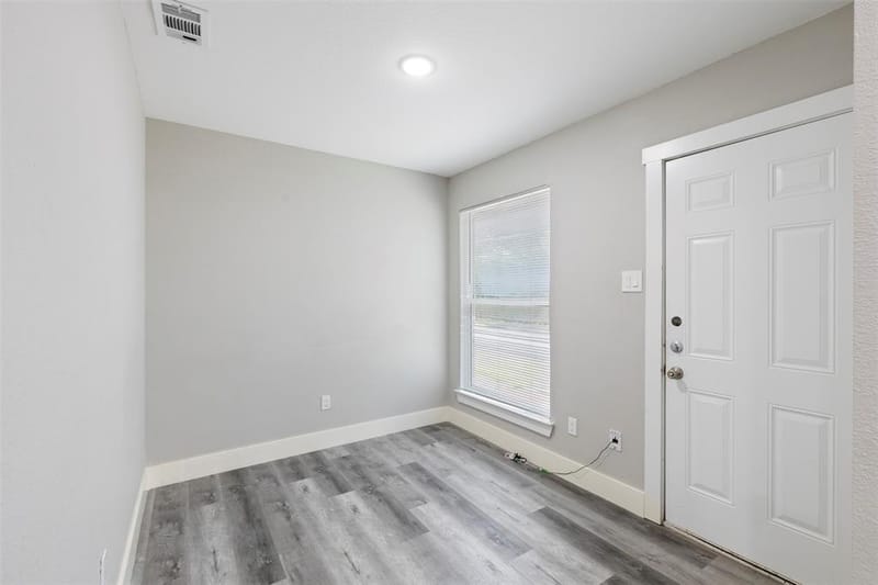 923 Hartsdale Drive, Dallas TX 75211 - Photo 9