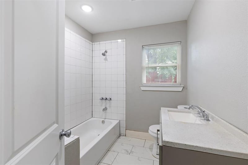 923 Hartsdale Drive, Dallas TX 75211 - Photo 14