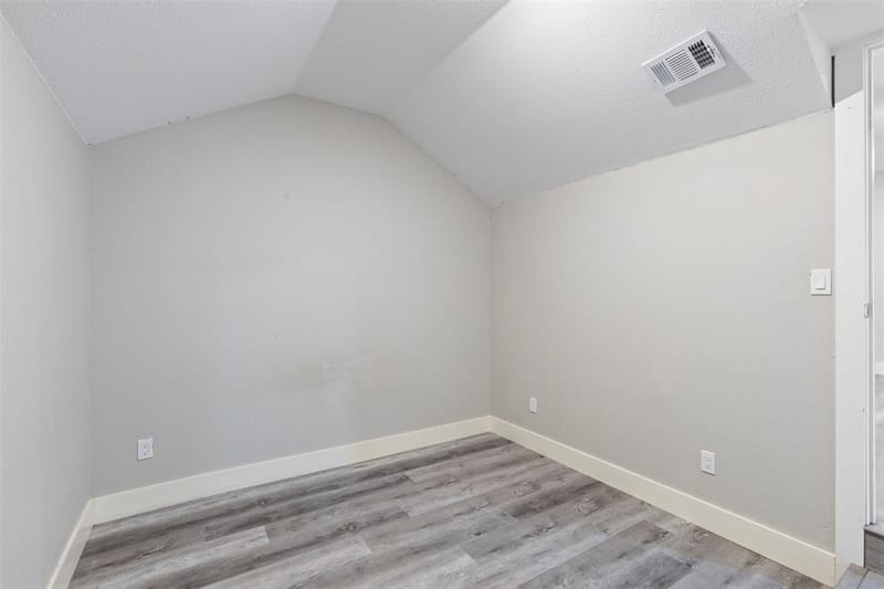 923 Hartsdale Drive, Dallas TX 75211 - Photo 18