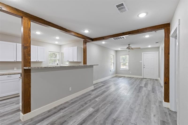 923 Hartsdale Drive, Dallas TX 75211 - Photo 4