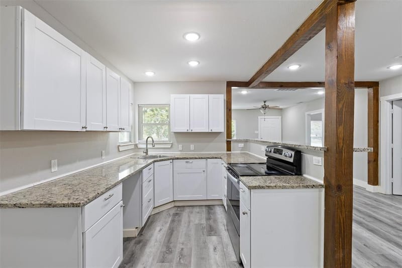 923 Hartsdale Drive, Dallas TX 75211 - Photo 8