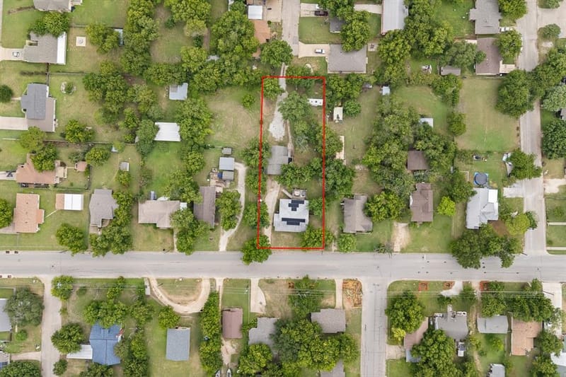 521 Woodard Avenue, Cleburne TX 76033 - Photo 3
