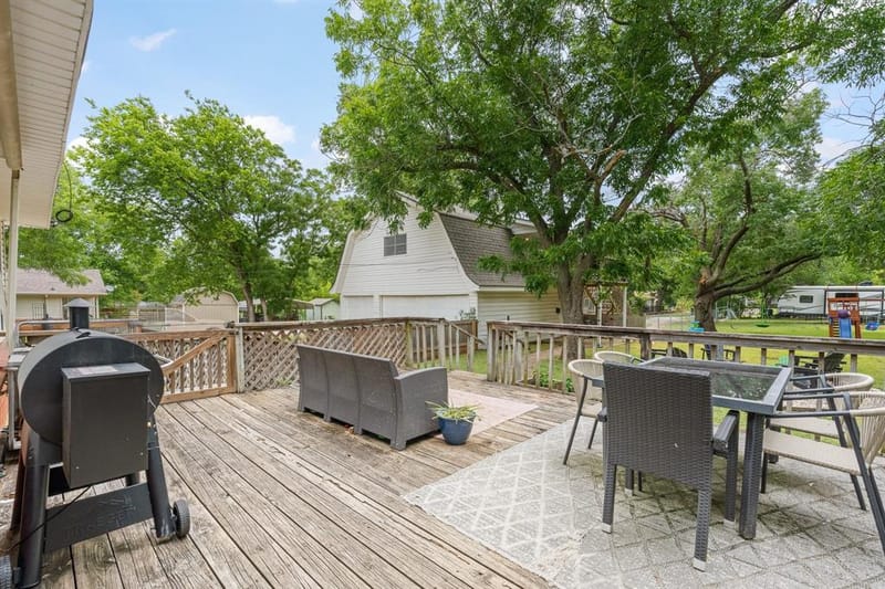 521 Woodard Avenue, Cleburne TX 76033 - Photo 19