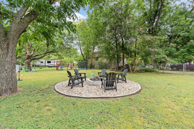 521 Woodard Avenue, Cleburne TX 76033 - Photo 21