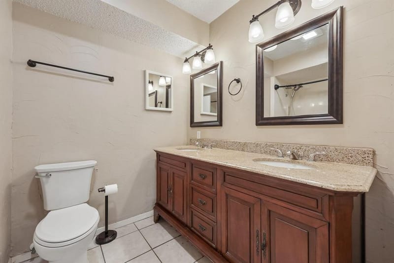 2604 Winding Creek Drive, Carrollton TX 75007 - Photo 13