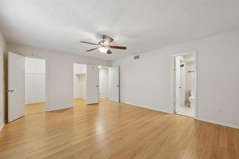 2604 Winding Creek Drive, Carrollton TX 75007 - Photo 12