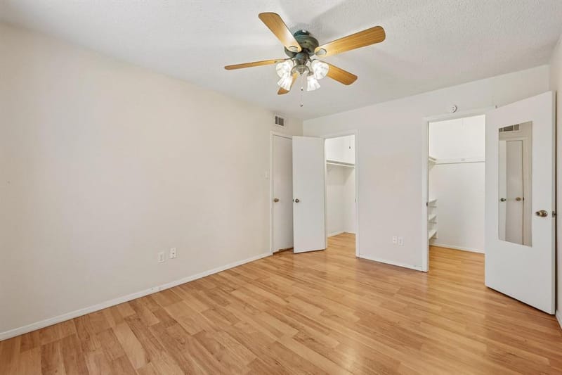2604 Winding Creek Drive, Carrollton TX 75007 - Photo 10