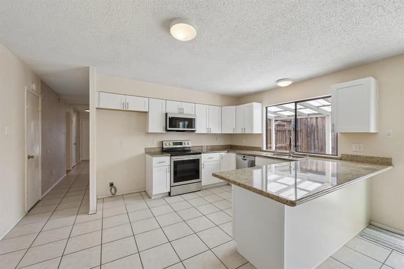 2604 Winding Creek Drive, Carrollton TX 75007 - Photo 15