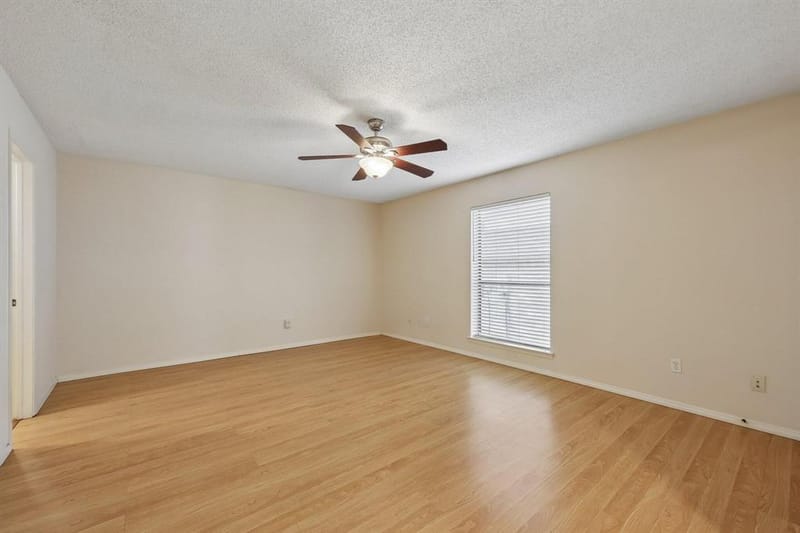 2604 Winding Creek Drive, Carrollton TX 75007 - Photo 11