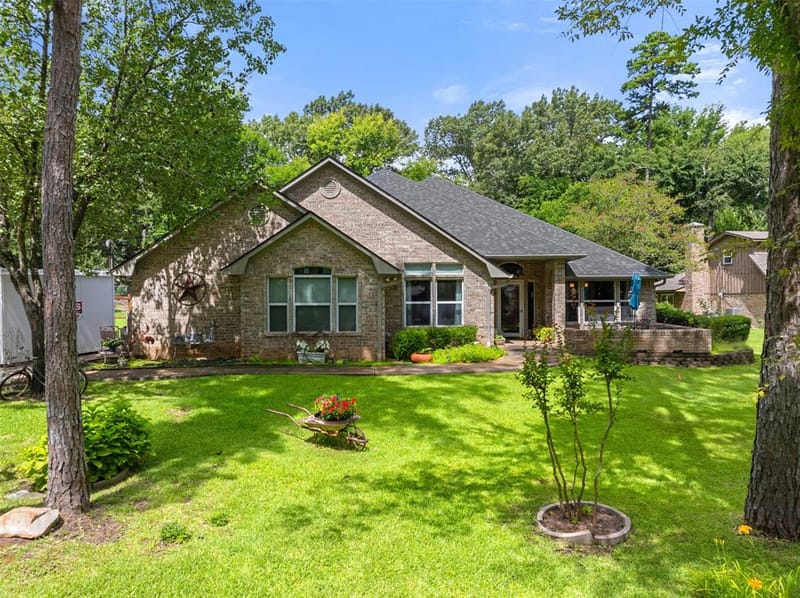 1340 Bridle Path, Lindale TX 75771